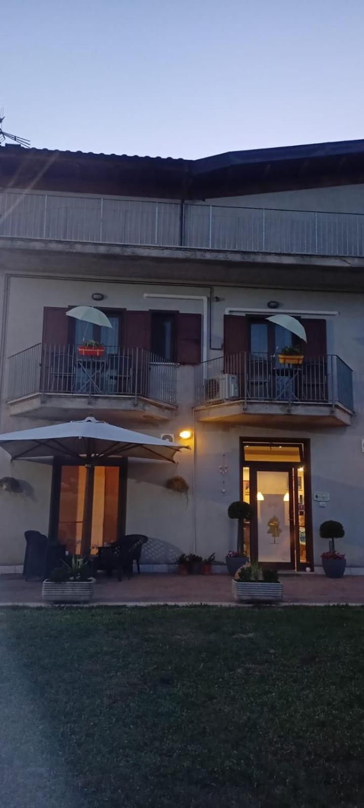 Il Faggio 17 B&B アルテーナ エクステリア 写真